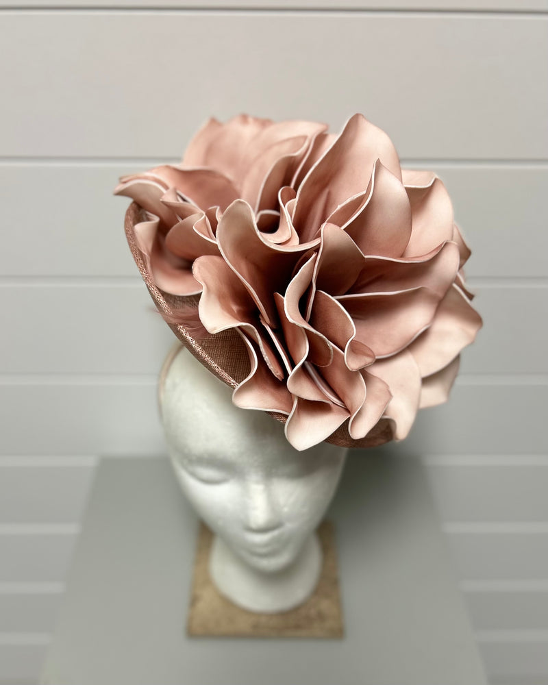 Blush Fascinator w/Blush Feathers