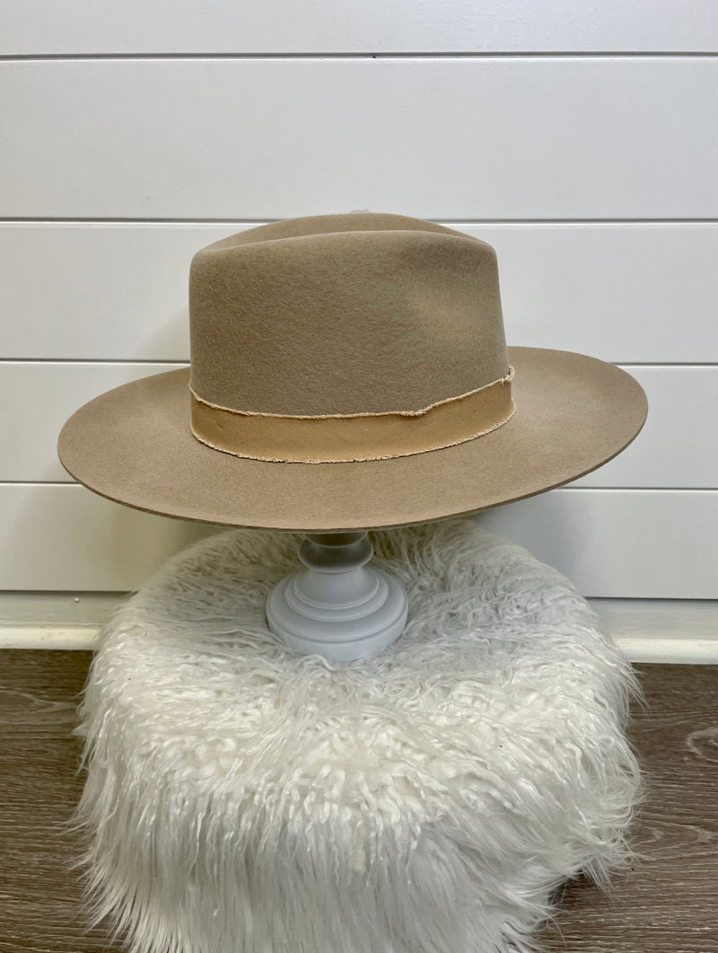 Beige Hat Natural Feathers